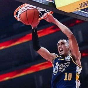 广东大胜辽篮风波发酵，奎因回应挑衅被警告，赵继伟复出进程加快