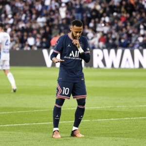 电竞直播-【法甲】内马尔点射+2次破门被吹 巴黎2比2特鲁瓦