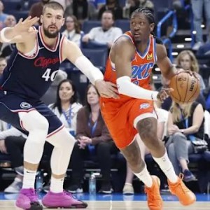 电竞直播-1.96米小前锋站五号位，杰伦早就习惯这种“疯狂”